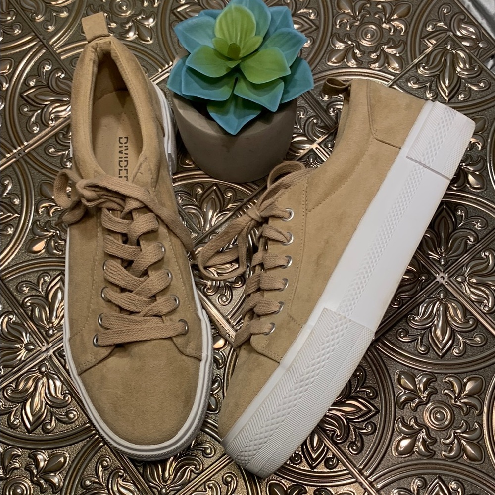 🌹 H&M DIVIDED PLATFORM Faux Suede Sneakers